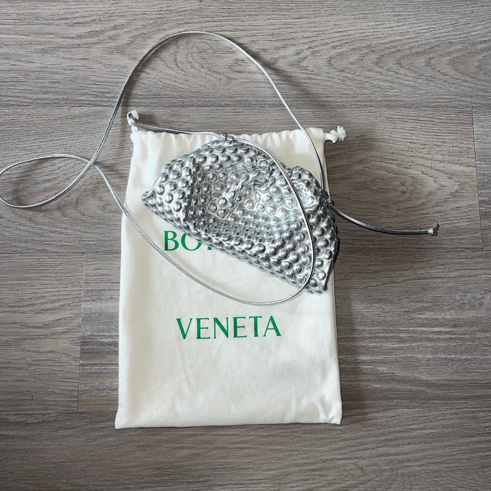 This Bottega Veneta bubble clutch / crossbody